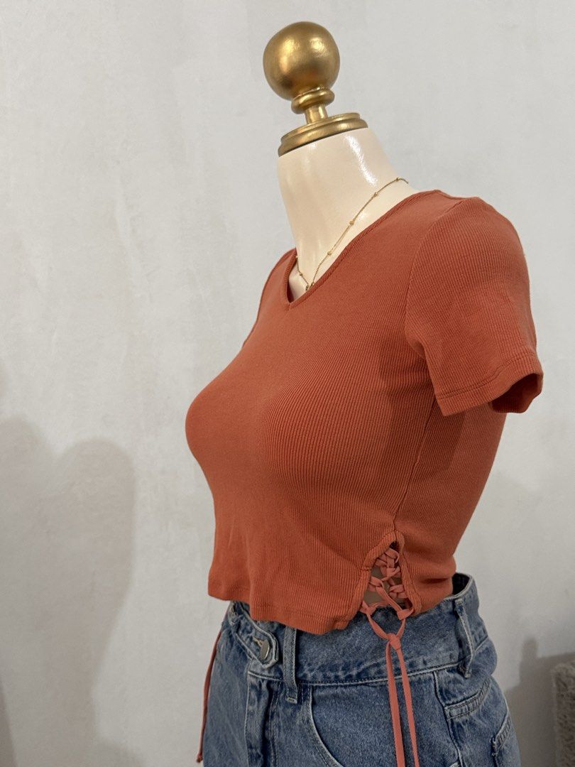ETC KNITTED CROPTOP SMALL SIZE (Category: Blouses) located in Dasmarinas. Submitted by ennahsthriftcollection (Listing ID 1469044917, Image 3). Description: ETC KNITTED CROPTOP SMALL SIZE .