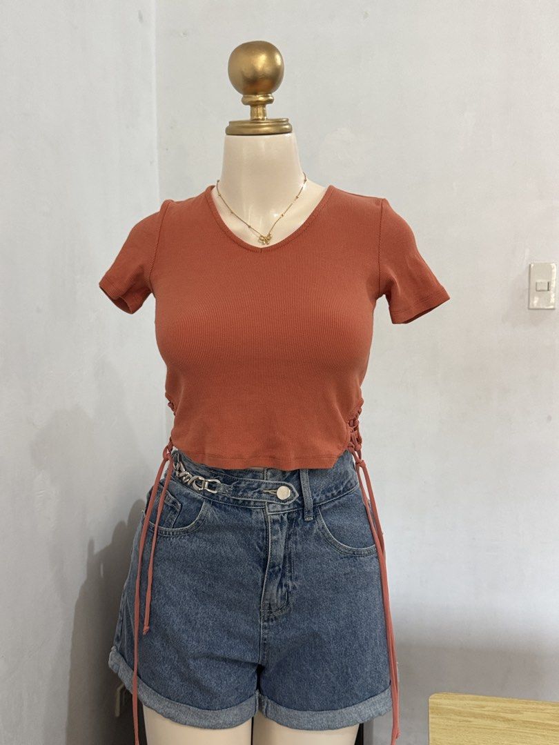 ETC KNITTED CROPTOP SMALL SIZE (Category: Blouses) located in Dasmarinas. Submitted by ennahsthriftcollection (Listing ID 1469044917, Image 1). Description: ETC KNITTED CROPTOP SMALL SIZE .