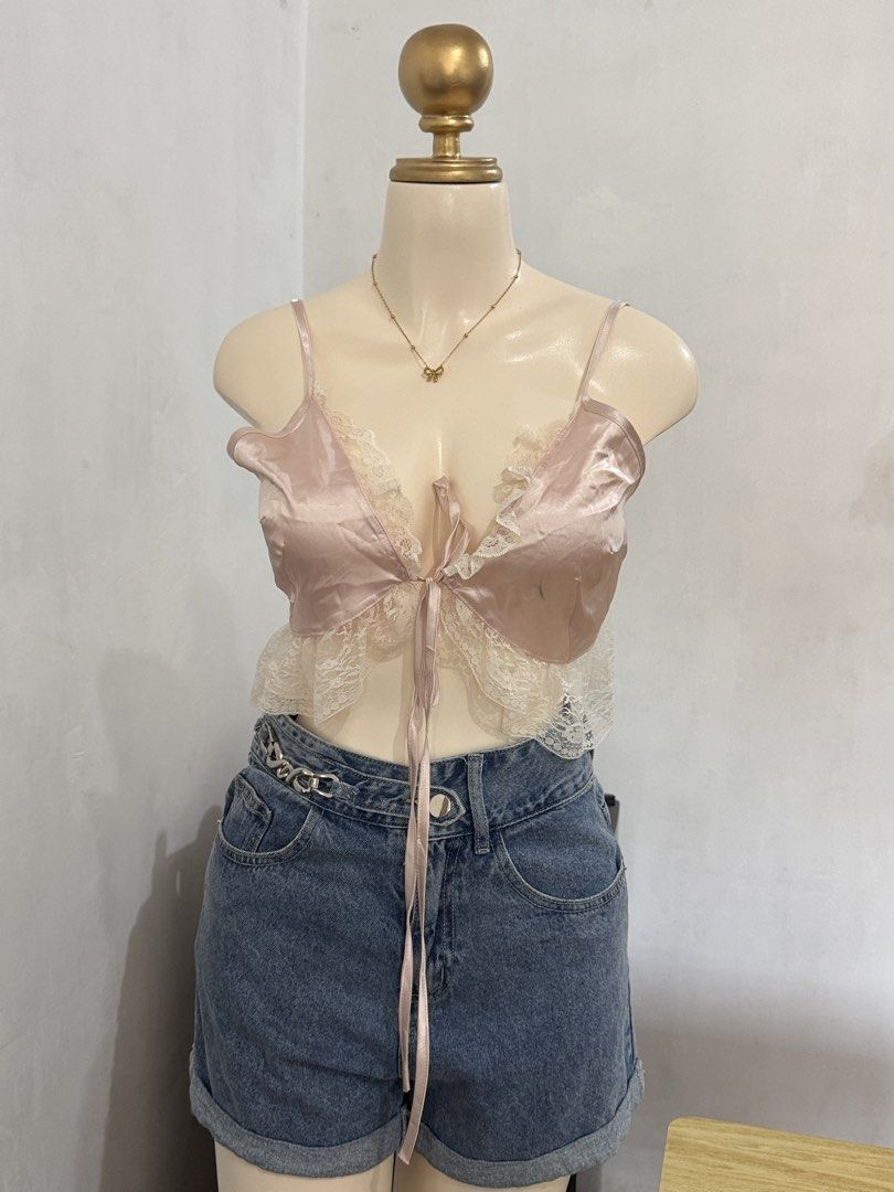 ETC LOVITO SILK TOP LARGE ON TAG (Category: Undergarments & Loungewear) located in Dasmarinas. Submitted by ennahsthriftcollection (Listing ID 1469045292, Image 2). Description: ETC LOVITO SILK TOP LARGE ON TAG Minimal stain.