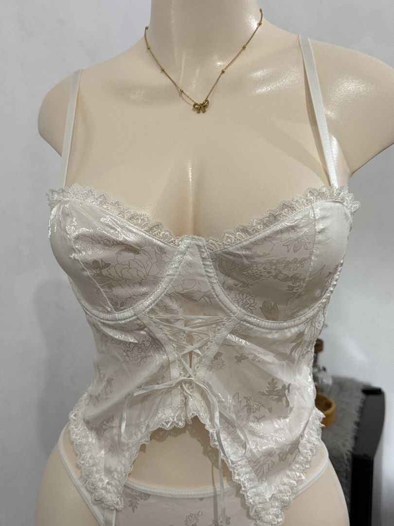 ETC SLEEPWEAR MEDIUM ON TAG SET WHITE (Category: Undergarments & Loungewear) located in Dasmarinas. Submitted by ennahsthriftcollection (Listing ID 1469043494, Image 2). Description: ETC SLEEPWEAR MEDIUM ON TAG SET WHITE.