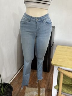 (Category: ) located in . Submitted by ennahsthriftcollection (Listing ID 1469055311, Image 1). Description: .