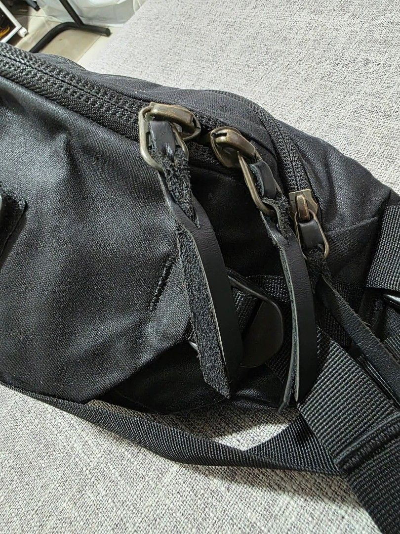 Evergoods X Carryology MHP Griffin (Category: Belt bags, Clutches and Pouches) located in Quezon City. Submitted by doctorfunk7 (Listing ID 1469052159, Image 3). Description: Evergoods X Carryology MHP Griffin Everygoods X Carryology mhp griffin. Slightly used. Asking: 1️⃣2️⃣0️⃣0️⃣0️⃣ Loc: Katipunan QC .