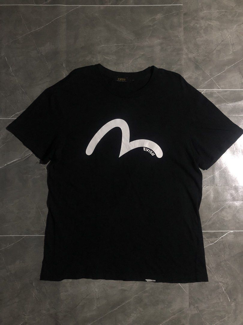 Evisu BigLogo tee (Category: Activewear) located in Manila. Submitted by buksthrifthing (Listing ID 1469158455, Image 1). Description: 22 by 27.5 Medium to semi large No issue 9.5/10 collor rate .