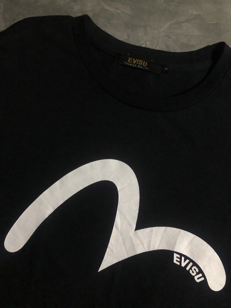 Evisu BigLogo tee (Category: Activewear) located in Manila. Submitted by buksthrifthing (Listing ID 1469158455, Image 2). Description: 22 by 27.5 Medium to semi large No issue 9.5/10 collor rate .