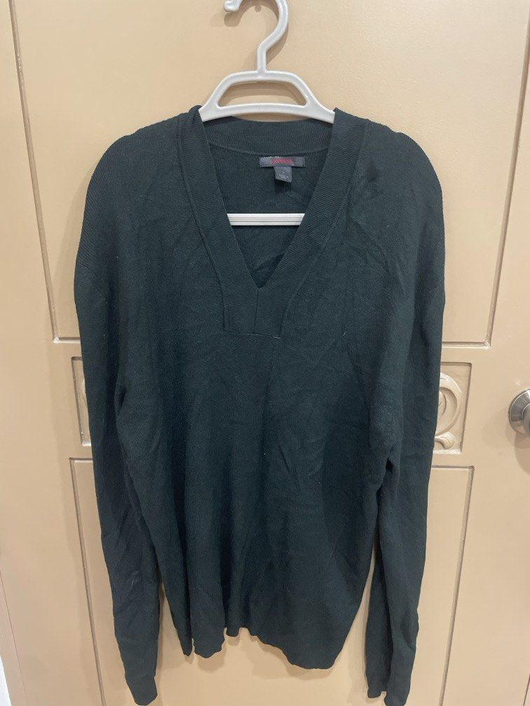 Express Sweater Black (Category: Coats, Jackets and Outerwear) located in Manila. Submitted by bedlambuzz (Listing ID 1469042648, Image 1). Description: Wyswyg DONT ASK FOR MEASUREMENTS.