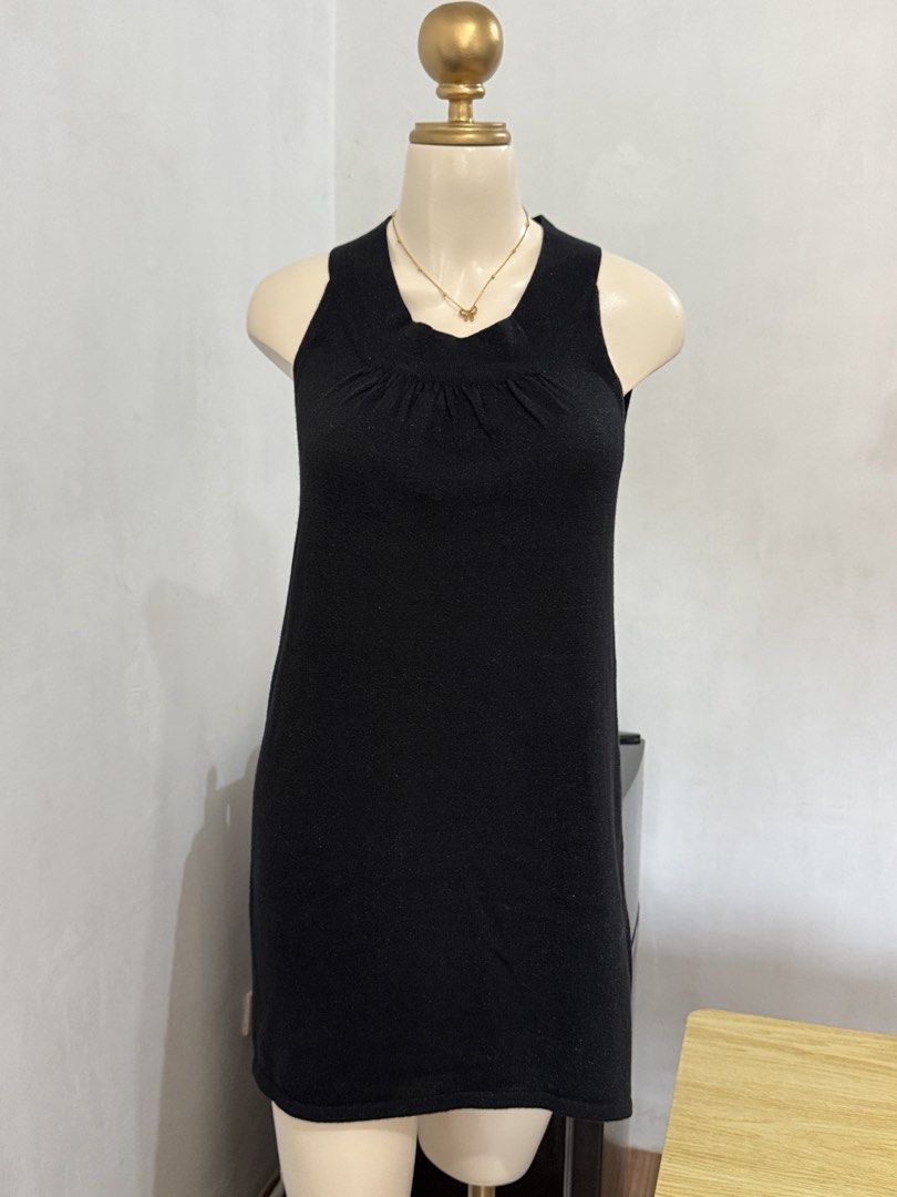 EYC BLACK SMALL DRESS WITH GLITTERS DESIGN (Category: Dresses) located in Dasmarinas. Submitted by ennahsthriftcollection (Listing ID 1469048011, Image 1). Description: EYC BLACK SMALL DRESS WITH GLITTERS DESIGN LENGTH : 31 1/2 INCHES.