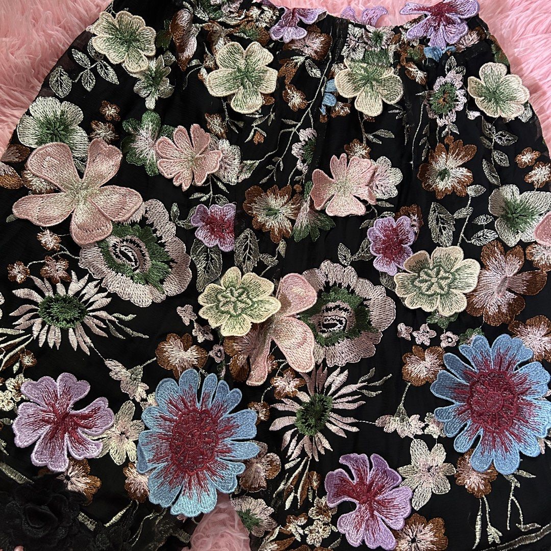 fairycore/cottage core shorts (Category: Shorts) located in Liloan. Submitted by fairymary.ph (Listing ID 1469064650, Image 2). Description: READ BIO BEFORE BUYING✨ P180+sf waistline: 25-35 sagad|garterized (medida sizing) length: 19” leghole: 13 thigh: 10 short na parang skirt very whimsy & fairy no issue— super pretty in actual.