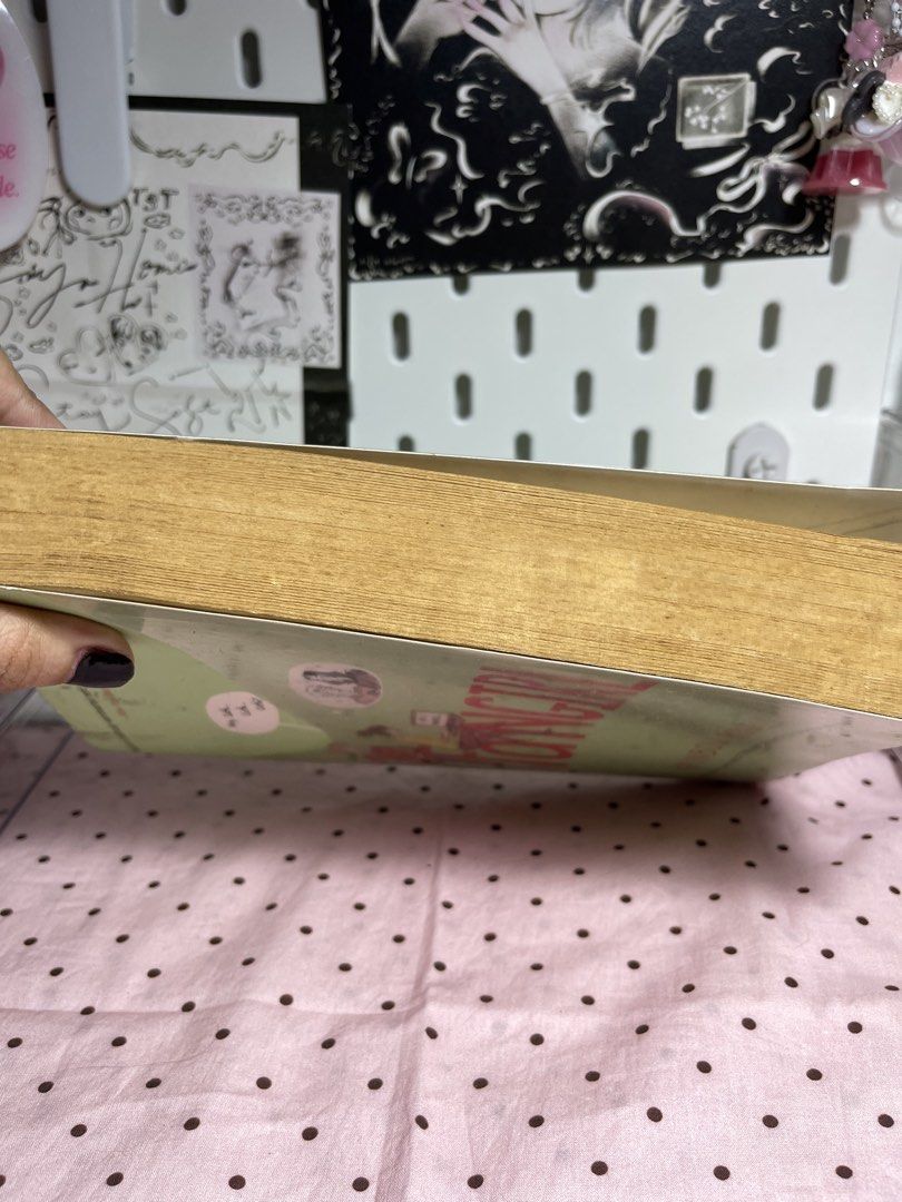 Fangirl by Rainbow Rowell Paperback Novel (Category: Storybooks) located in Mariveles. Submitted by nahtmystyle (Listing ID 1468956686, Image 2). Description: - Condition: Pre-loved, yellowing around edges and light cover scuffs, foxing, tanning loc: bataan mop: gcash mod: flash express .