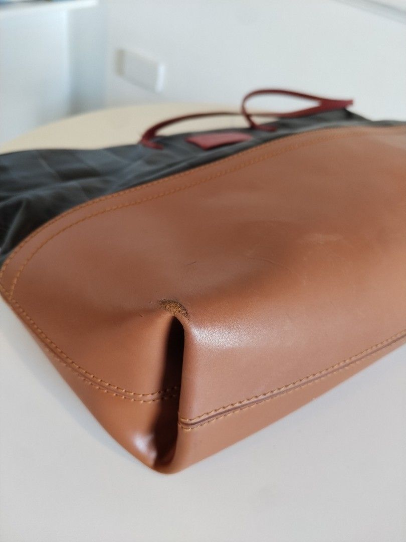 Fendi Tote Bag (Category: Luxury Bags & Wallets) located in Taytay. Submitted by the_vtg_pop-up (Listing ID 1469051385, Image 3). Description: .