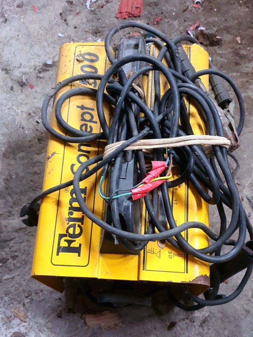 Ferm Concept 1500 Arc Welder (Category: Construction Tools & Equipment) located in Castillejos. Submitted by hornets0000 (Listing ID 1468974063, Image 2). Description: Ferm Concept 150 Welder (As-Is / For Sale) Description: Benta na po as-is. Para sa mga marunong mag-ayos o naghahanap ng piyesa. • Status: Matagal naka-stock. Hindi ko po alam gamitin at hindi ko marunong mag-testing. • Testing: Pwede ninyong i-test dito ngayon mismo (today) kung m