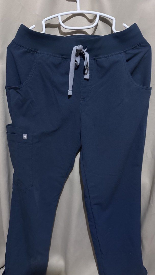 FIGS Technical Collection Top and Pants scrub set (Category: Others Tops) located in Binan City. Submitted by mscocobutter (Listing ID 1469028770, Image 2). Description: FIGS scrubs Top Catarina size S FIGS scrubs Pants Kade size S Top and Pants set Dark Harbor 🌊 .