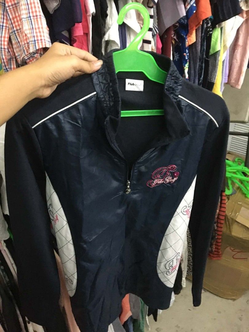 Fila Golf Jacket For Sale (Category: Coats, Jackets and Outerwear) located in Manila. Submitted by yaomei_101 (Listing ID 1469065214, Image 1). Description: Loc: North Caloocan.