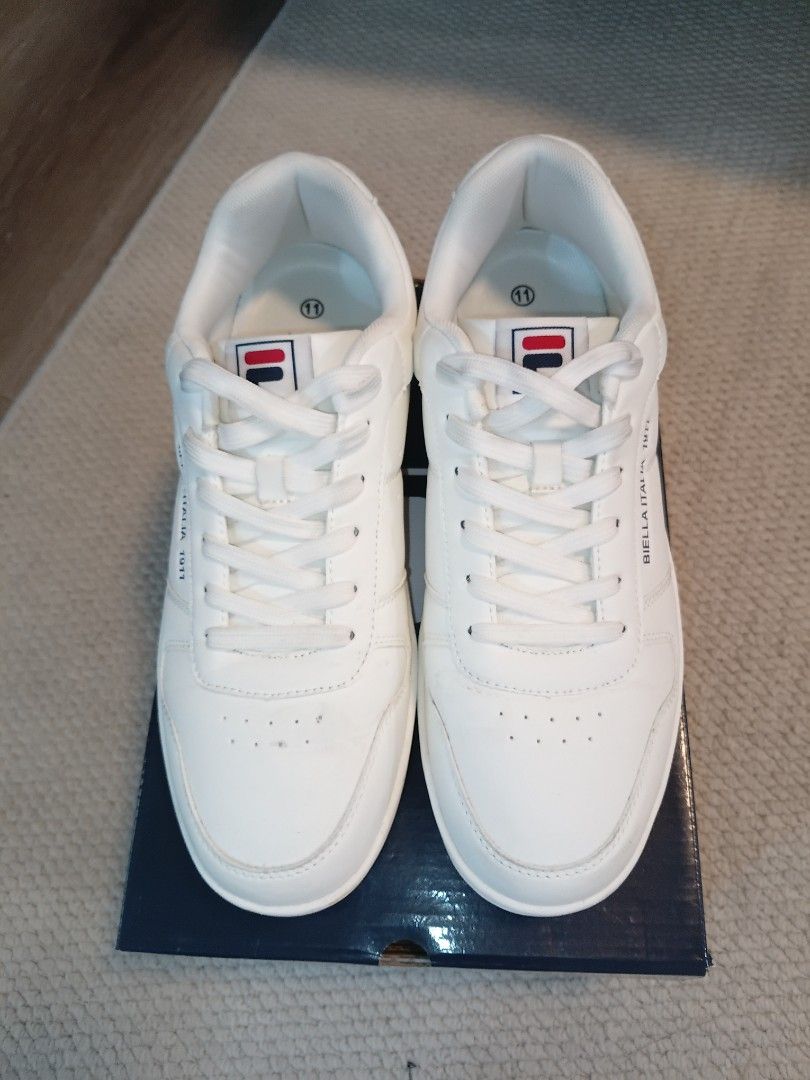 FILA HERITAGE LIGIO (Category: Sneakers) located in Quezon City. Submitted by fema1371 (Listing ID 1468942290, Image 2). Description: Fila heritage ligio lightly use no issues US 11 location proj 8 edsa-balintawak bgy bahay toro quezon city buyer schedules and pays for grab or lalamove payment via gcash.