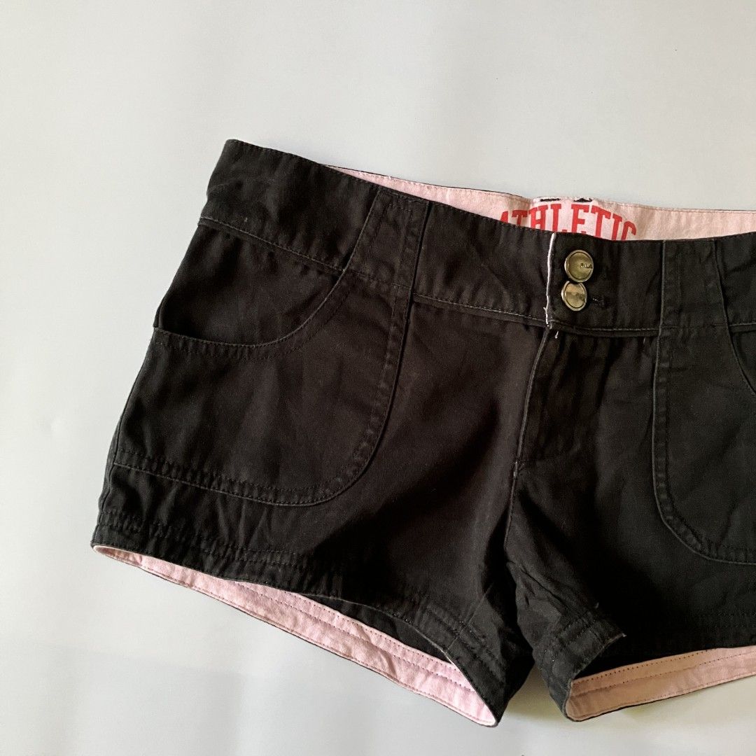 🌼FILA low-rise mini shorts• w28 (Category: Shorts) located in Cagayan de Oro. Submitted by capybara.co.ph (Listing ID 1468957504, Image 3). Description: L10.5 W28 H34 R2 🌺 mine ₱129 | grab ₱179 💓 lock ₱199 ♡ most items are thrifted, so manage your expectations ♡ most items are unwashed & steamed only ♡ no cod ♡ no return, exchange or cancelation ♡ will block & post if no reply or cancelled ♡ mop is maribank ♡ mod is j&t ♡ ship within ph only.