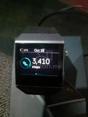 Fitbit Ionic Watch (Category: Wearables & Smart Watches) located in Durian Tunggal. Submitted by hairuljamaludin (Listing ID 1468953974, Image 1). Description: Want to sell my Fitbit ionic watch. Condition like new.I buy last time RM1+++.00 .Like new all function.Tali da tukar.Complete set with box and charger..