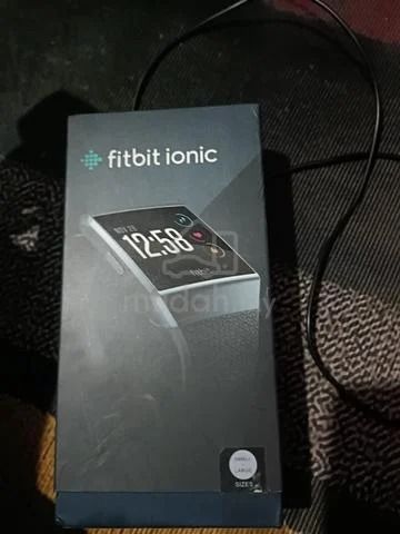 Fitbit Ionic Watch (Category: Wearables & Smart Watches) located in Durian Tunggal. Submitted by hairuljamaludin (Listing ID 1468953974, Image 2). Description: Want to sell my Fitbit ionic watch. Condition like new.I buy last time RM1+++.00 .Like new all function.Tali da tukar.Complete set with box and charger..