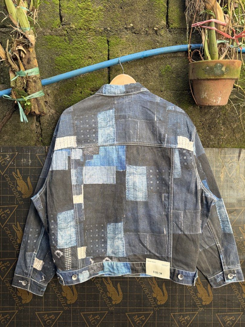 FIVE CM DENIM JACKET (JUNYA WATANABE VIBES) (Category: Coats, Jackets and Outerwear) located in Quezon City. Submitted by ree3_dr0pp2k25 (Listing ID 1468999174, Image 3). Description: Heavy denim material Premium quality No issue Dimensions 25.5x25 .