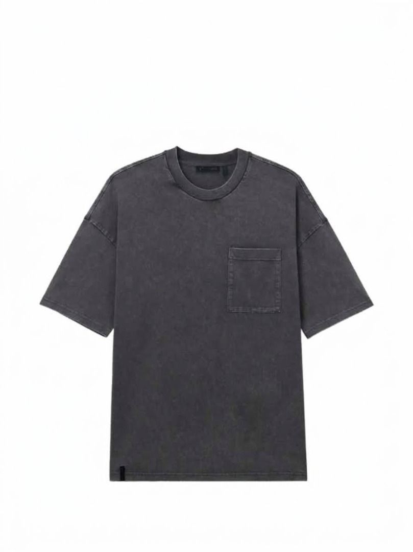 FIVE CM Pocket-Charm T-Shirt (Category: Tshirts & Polo Shirts ) located in Caloocan City. Submitted by tlgroove (Listing ID 1468993851, Image 1). Description: Vintage Wash Oversized T-Shirt with Pocket Excellent condition (No issue) Color rate: 9.8/10 Dimes: 25 x 331 Key Details & Features • Design & Fit: Crafted with an oversized, relaxed fit, it features distinct dropped shoulders, a classic ribbed crew neckline, and a structured single patch p