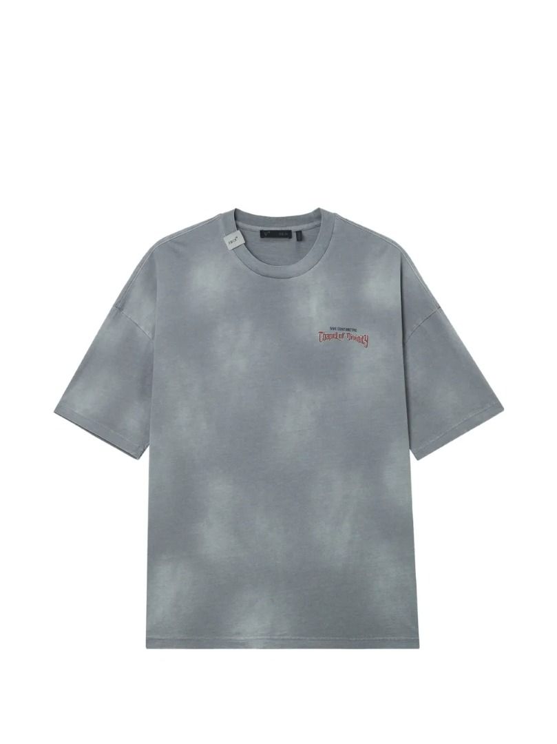 FIVE CM Round-Neck Printed T-shirt (Category: Tshirts & Polo Shirts ) located in Caloocan City. Submitted by tlgroove (Listing ID 1468979994, Image 1). Description: Excellent condition (No issue) Color rate: 9.8/10 Dimes: 25 x 31 Design Details • Color & Pattern: Features a light-grey clouds/tie-dye wash effect that blends soft grey tones across the entire garment. • Fit: Cut in a relaxed, oversized fit with dropped shoulder seams and slightly lo