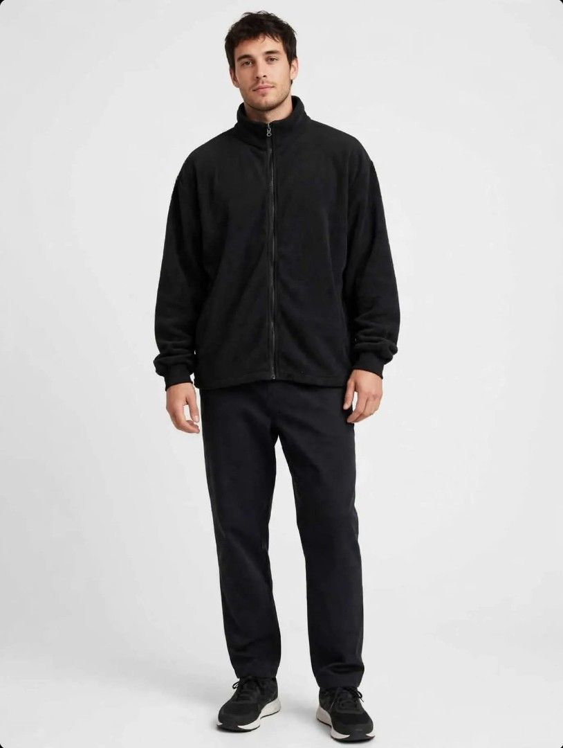 Fleece Black Coat/Jacket Zip up top to bottom for Men (Category: Coats, Jackets and Outerwear) located in Las Pinas. Submitted by apples_here (Listing ID 1468985166, Image 3). Description: Used but still in good condition Declutter, too big pala XL Zipper puller chipped color otjerez.