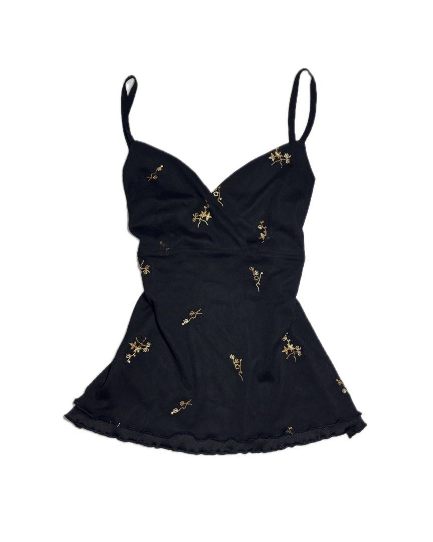 floral embroidered cami top (Category: Sleeveless) located in Mabalacat. Submitted by lueur.rei (Listing ID 1469087503, Image 1). Description: ⊹ ࣪ ˖ S-M, med best fit ⊹ ࣪ ˖ adjustable strap 𖧧 mine: ₱250 𖧧 steal: ₱300 𖧧 lock (au): ₱350 — eob: OCT 20 - 8 PM ⊹₊˚‧︵‿₊୨ᰔ୧₊‿︵‧˚₊⊹ — measurements were taken in flat lay — picture may vary due to lighting — please read guidelines before buying — once item is confirmed, please send your complete order for