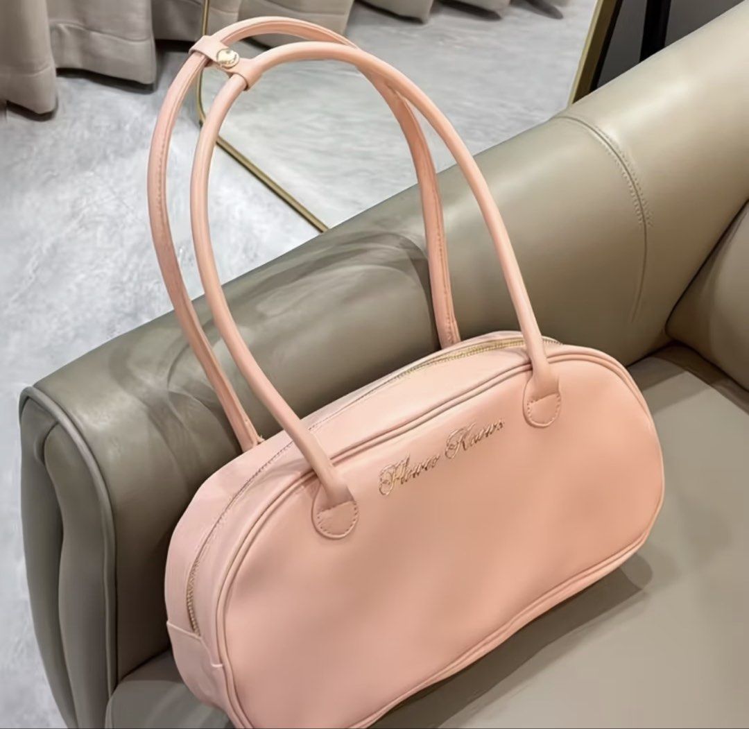 Flower knows hand bag (Category: Shoulder Bags) located in Lucena. Submitted by rhaine.ugc (Listing ID 1469132692, Image 1). Description: Brand new flower knows bag sealed in plastic .