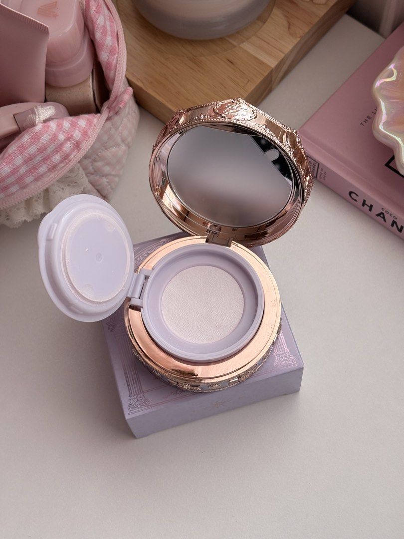 flower knows knight purple powder (Category: Makeup) located in Muntinlupa City. Submitted by pinkgurlyyy (Listing ID 1469076596, Image 3). Description: brand new authentic.
