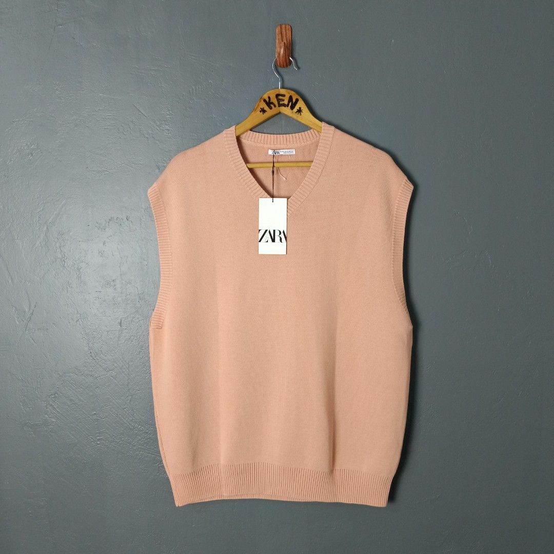 For Men - Zara (Category: Vests) located in Bacolod City. Submitted by drop.ph (Listing ID 1469036786, Image 2). Description: Zara - Knit Sweater Vest Authentic *Size XL - 23x27.5 *Brand New w Tags *No Flaws *Price: 880php *Add SF if outside Bacolod City .
