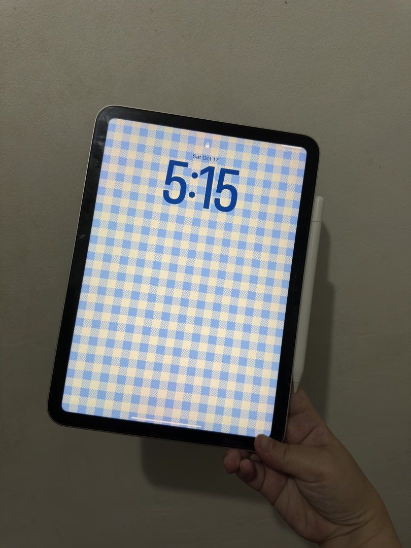 IPAD 11th Gen, A16, WITH APPLE PENCIL USB C (Category: Laptops & Notebooks) located in Cebu City. Submitted by tonettieee (Listing ID 1468976709, Image 2). Description: For Sale: Apple, Ipad 11th Gen, A16 128gb Wifi 90 percent batt health Bought last year, May 2025 Including Apple pencil USB C, bought May 2026 Used only for review No scratches With screen protector Optional: Moft Case (for additional fee) RFS: need cash.