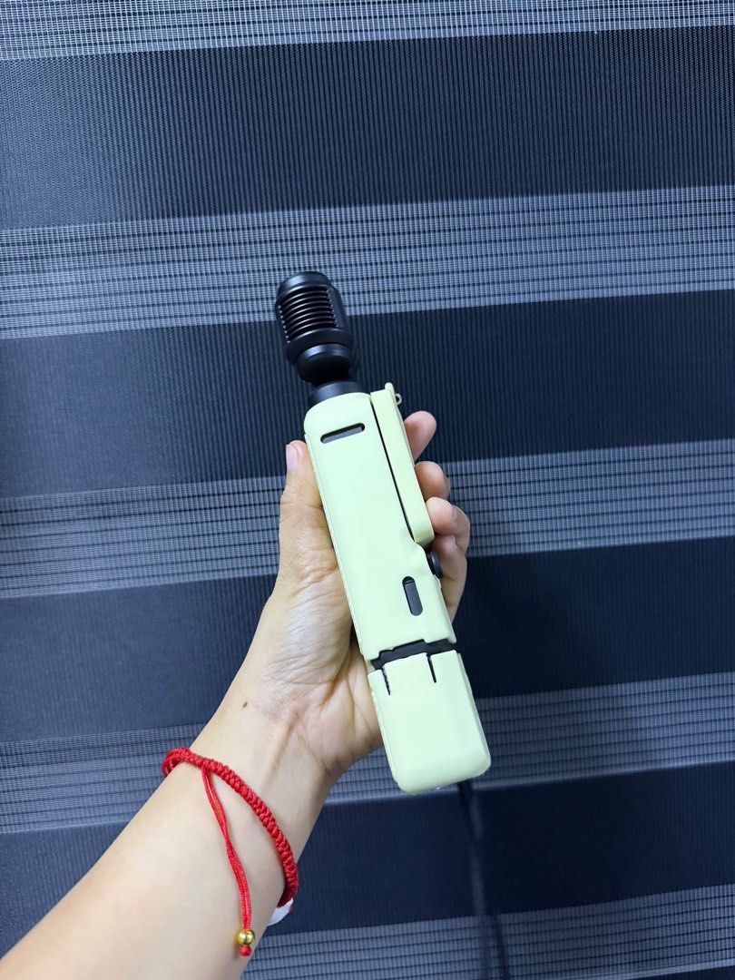 FOR SALE DJI OSMO POCKET 4 (Category: Video Cameras) located in Manila. Submitted by byyachi (Listing ID 1469104456, Image 3). Description: BRAND NEW CONDITION AND ONLY USED TWICE 🏷️28,500 RFS: Need urgent funds for my sister who is currently a dialysis patient. INCLUSIONS: ✅ Everything shown in the photos — complete set! 📍Located in Taguig, Metro Manila (near BGC) Message me if interested! 📨 Will appreciate any help🙏.