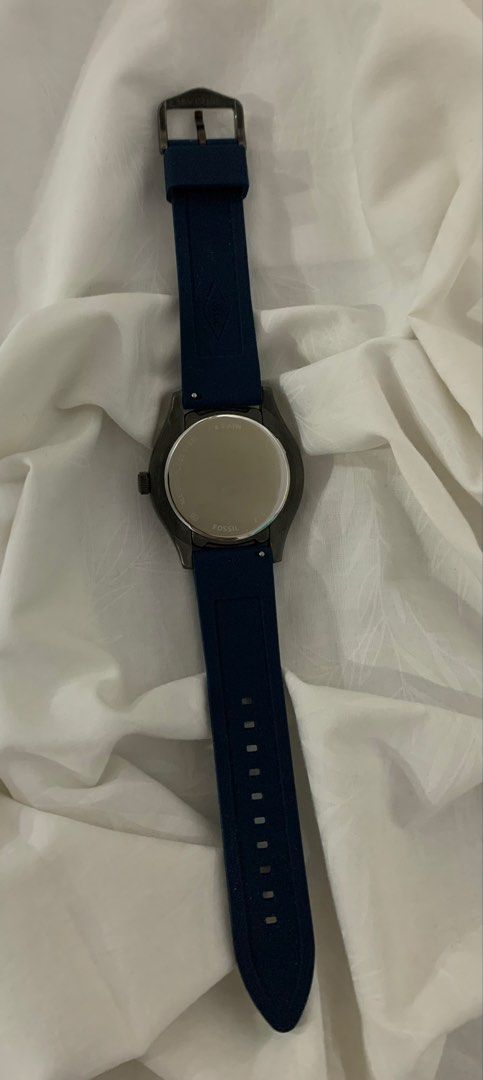 Fossil Blue Dial Silicone Strap Watch (Category: Men's Watches) located in Manila. Submitted by meimei6767 (Listing ID 1469073986, Image 3). Description: - Striking dark blue dial paired with a matching blue silicone strap - Durable dark grey stainless steel case - Secure standard buckle closure - Clean crystal and strap with minimal signs of handling - Excellent condition - No box (padala from US kaya no box na).