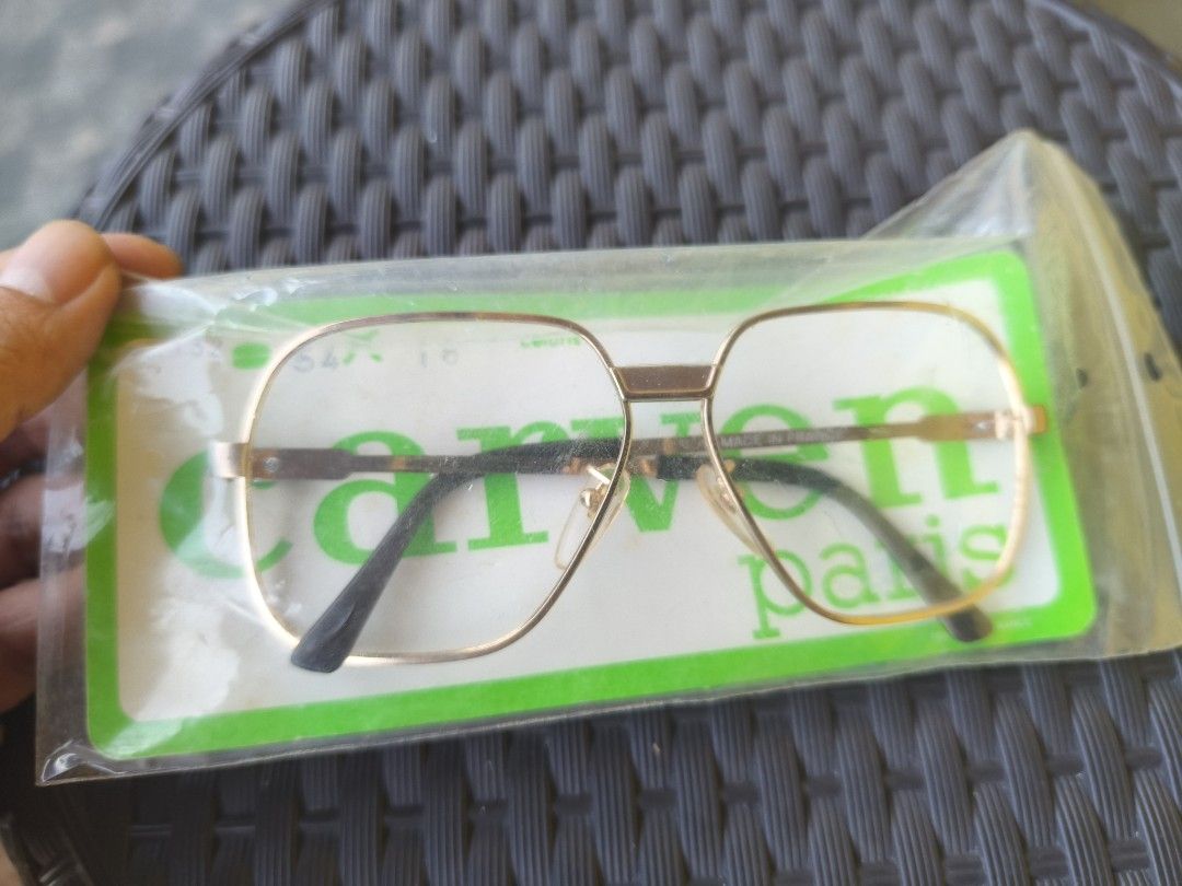 FRANCE Carven Frame (Category: Sunglasses & Eyewear) located in Muntinlupa City. Submitted by prime_finder (Listing ID 1469024812, Image 1). Description: Carven made in FRANCE New Old Stock refer to pictures for details 3k.