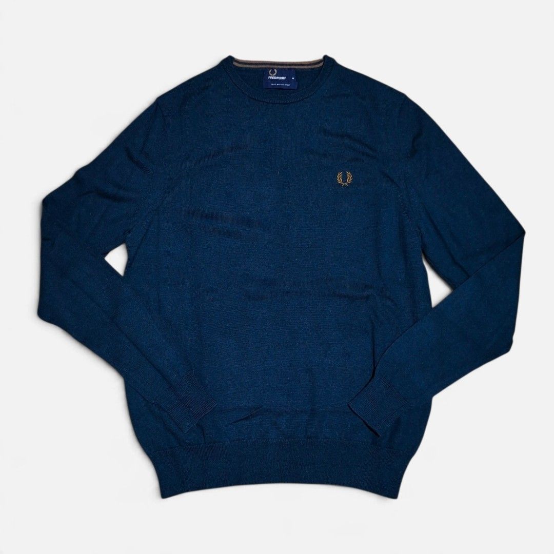 Fred perry knitted Long-sleeved (Category: Tshirts & Polo Shirts ) located in Manila. Submitted by markjethro.rubenta (Listing ID 1469133106, Image 3). Description: FRED Crew-Neck ( Knitted Sweater ) Dimes : L 26 x W 19 Authentic / Original Fred piece Condition & Color rate : Like New Condition 💯 Issue: 🙅‍♂️ ❌️ Item price: Just message me Location: Iligan City ( JNT Courier )📌 Message me lang Po for more inquiries 📥.