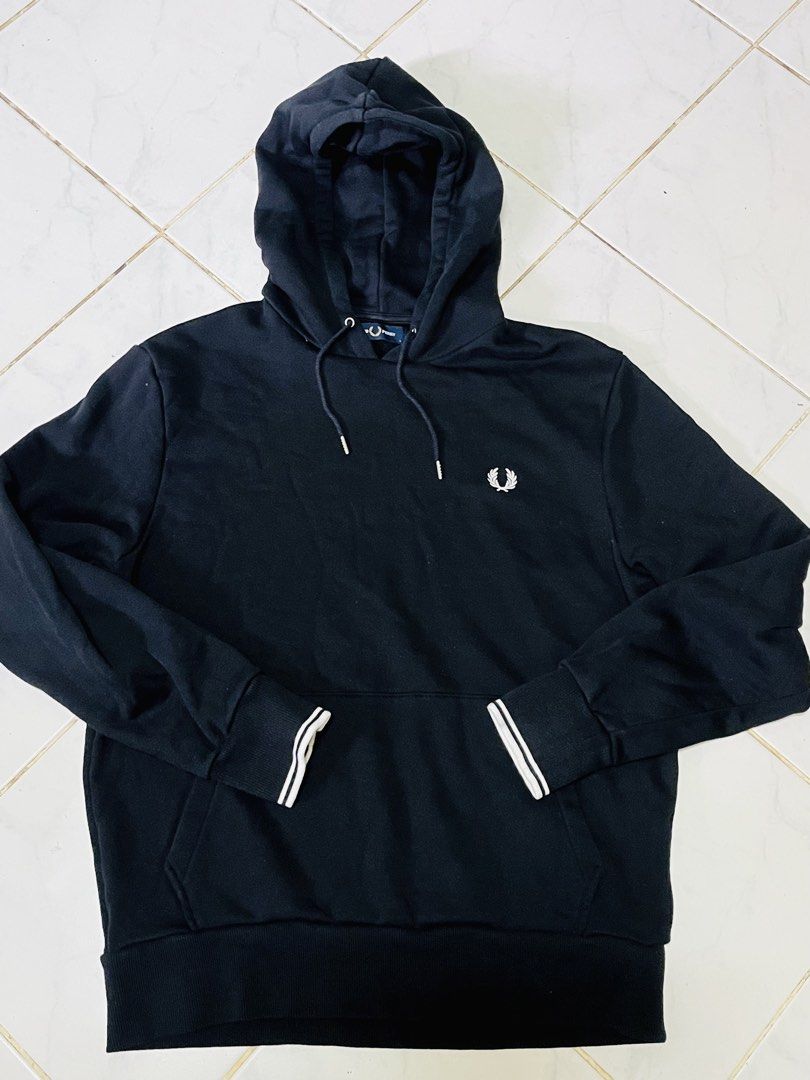fredperry pullover hoodie jacket (Category: Luxury Apparel) located in Muntinlupa City. Submitted by buymothriftko (Listing ID 1468936114, Image 1). Description: fredperry pull over hoodie jacket large size 22width 26.5length almost new 2000 only authentic.