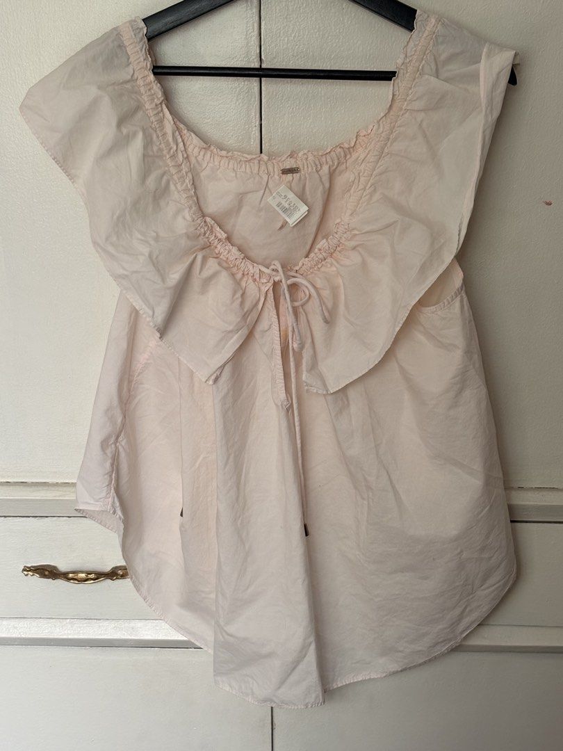 Free People Blush Pink Top (Category: Sleeveless) located in Quezon City. Submitted by gringottsss (Listing ID 1468952527, Image 1). Description: Tag says but will fit up to XL.