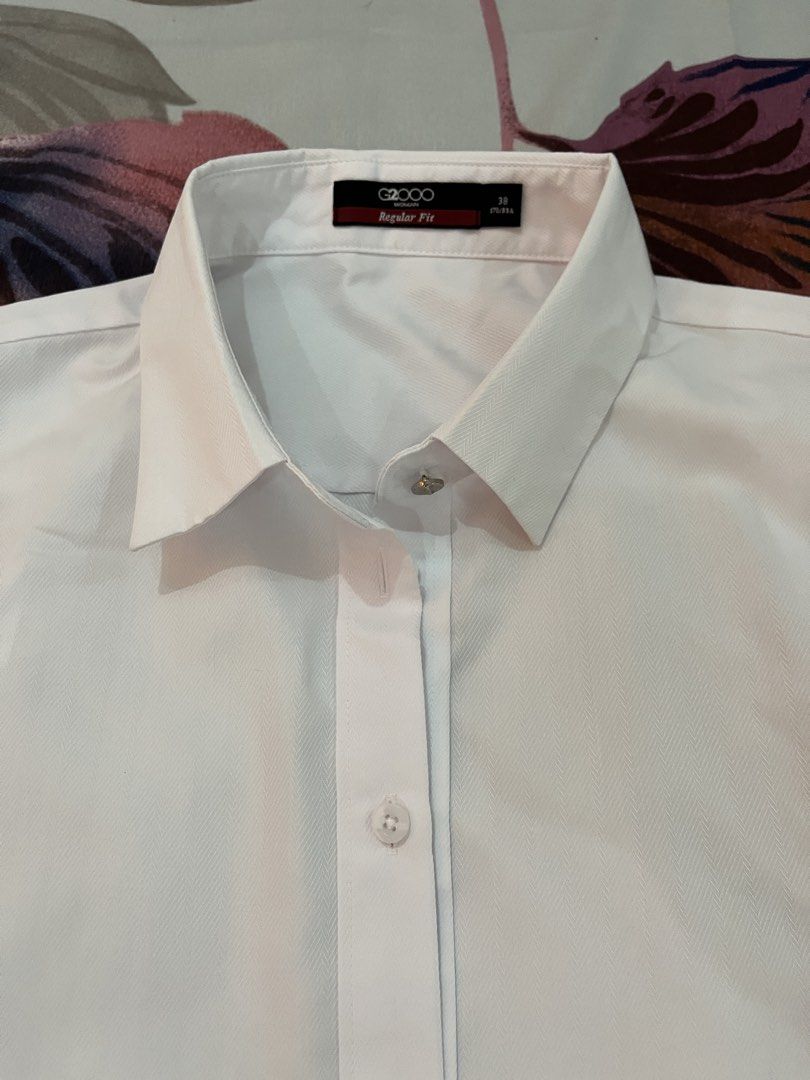 G2000 Women White Long Sleeve (Category: Longsleeves) located in Manila. Submitted by princess.01.1 (Listing ID 1468960664, Image 3). Description: Like new condition J&t only +55sf Size M.