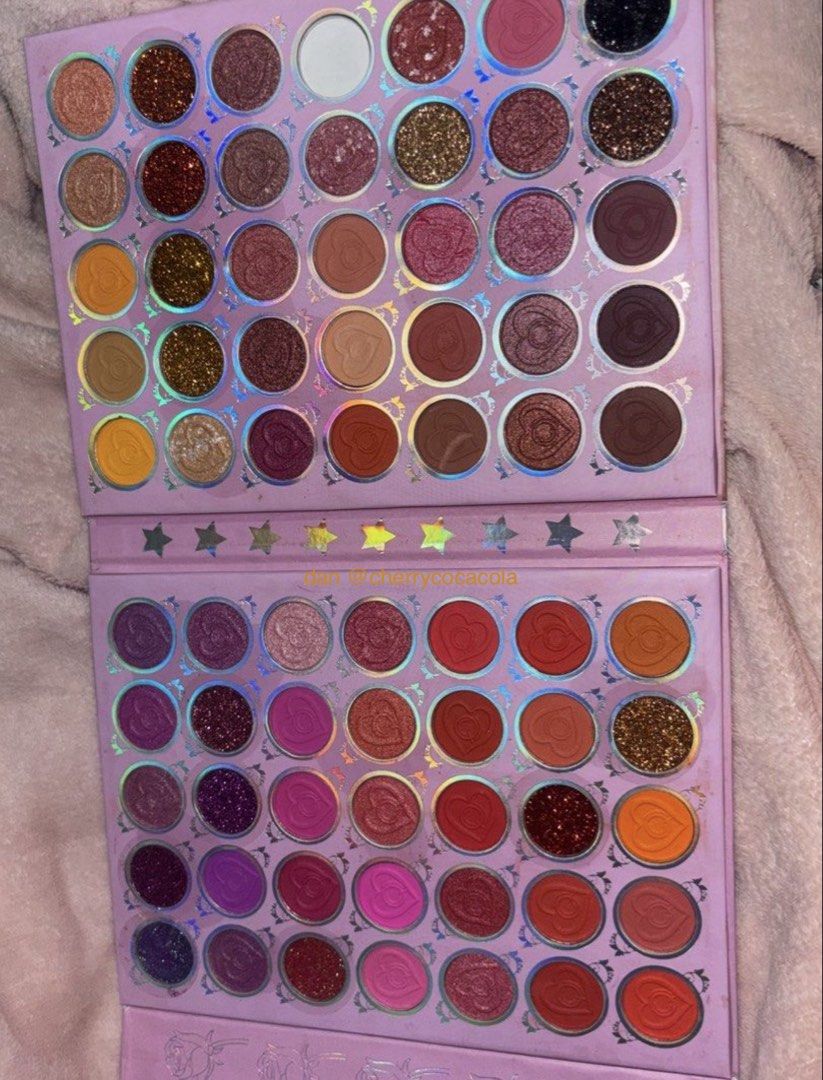 G21 Dear January Book Eyeshadow Palette (Category: Makeup) located in Quezon City. Submitted by cherrycocacola (Listing ID 1469017581, Image 1). Description: .