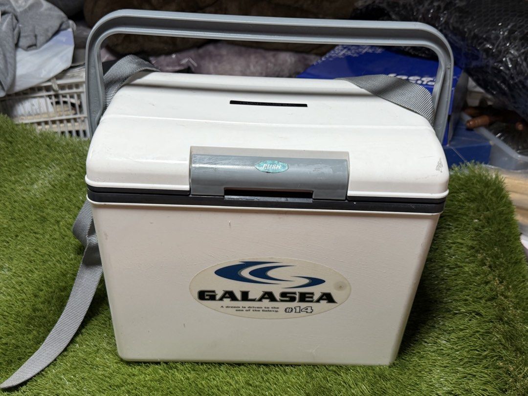 GALASEA COOLER (Category: Food Organization & Storage) located in Sablan. Submitted by gongonshelley12 (Listing ID 1469082189, Image 3). Description: 900 only!!! EXCELLENT NA EXCELLENT CONDITION COOLER GALASEA BRAND ESTIMATE 14 liters 32cm X 22cm X 28cm.