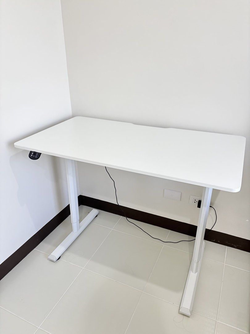 Gaming Electric Height Adjustable Single Motor Desk (140*60) (Category: Office Furniture & Fixtures) located in Taguig. Submitted by wildcloud_d77321 (Listing ID 1447752368, Image 1). Description: ASSEMBLED Key Benefits • ENHANCED USER COMFORT. Height-adjustable tables minimize operator fatigue and discomfort by allowing users the freedom to sit or stand throughout the day. • INCREASED PRODUCTIVITY WHILE PREVENTING INJURIES. • CREATE FLEXIBLE WOR