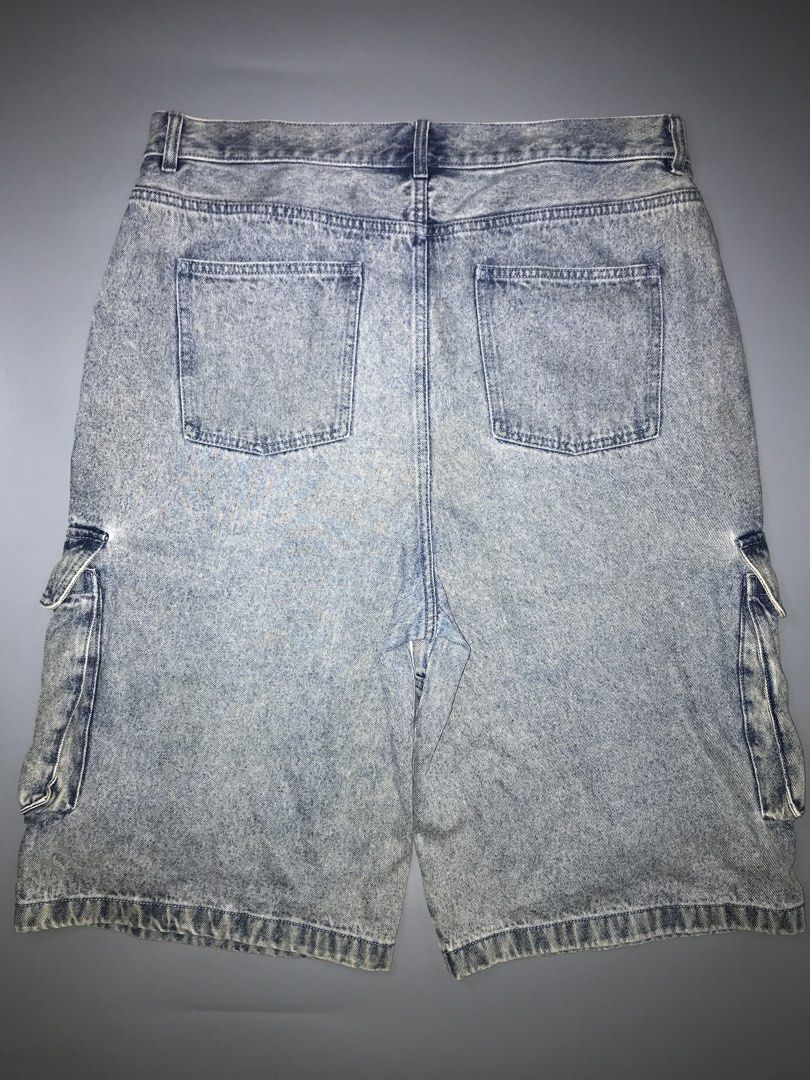 Gap Acid Wash Denim Cargo Shorts (Category: Shorts) located in Calbayog City. Submitted by luxtreetwear (Listing ID 1469098044, Image 2). Description: Gap Acid Wash Denim Cargo Shorts Excellent Condition 36-38 Waist 28 Length Colorate: 9.8/10 Need wash.