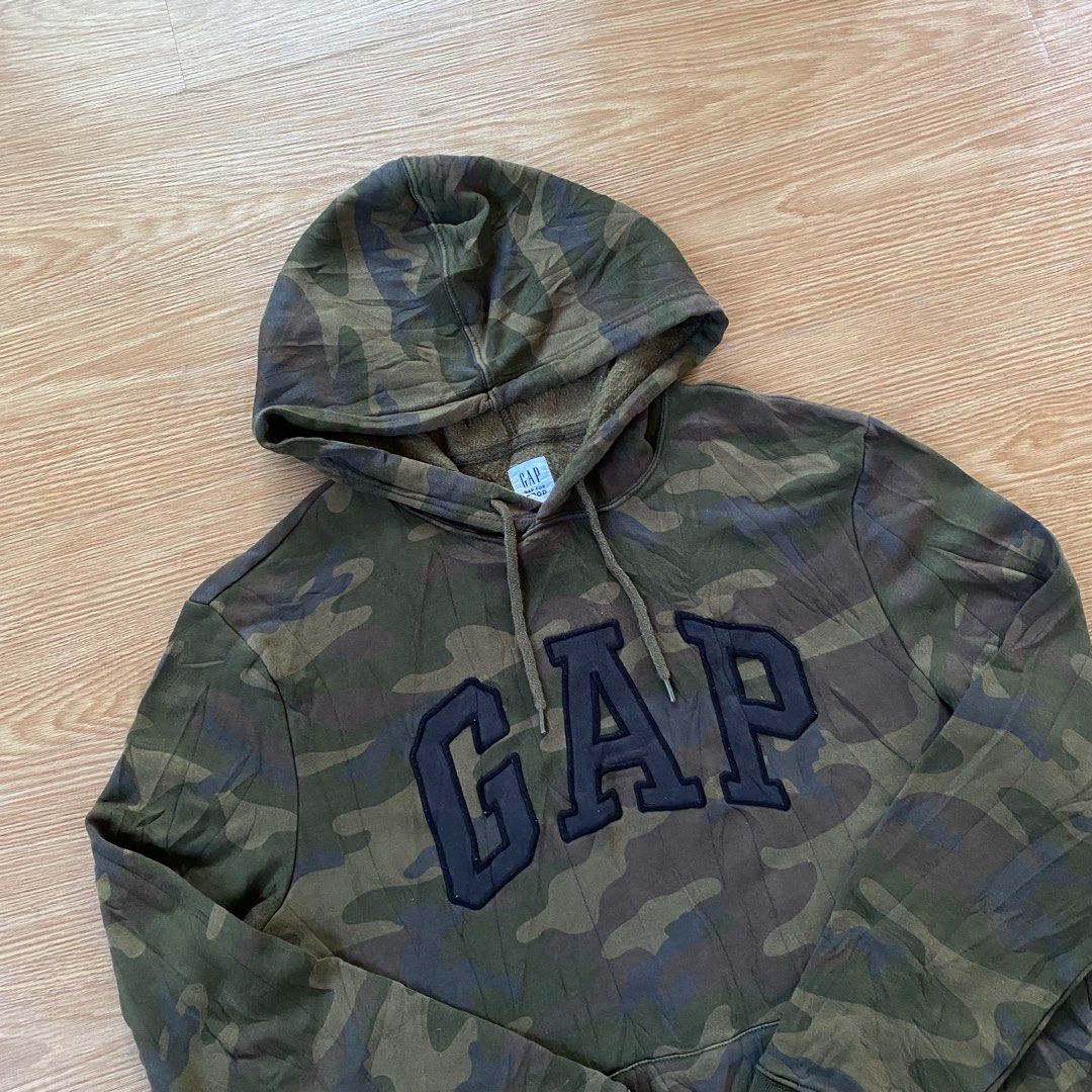Gap camouflage hoodie (Category: Hoodies) located in Bislig. Submitted by kre_jey.24 (Listing ID 1469078909, Image 2). Description: Dimes 21x26 Medium excellent condition No issue.