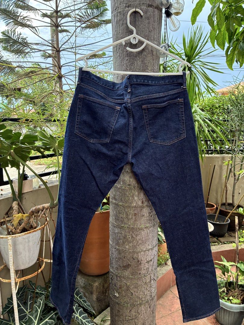 GAP JEANS (Category: Jeans) located in Las Pinas. Submitted by iamlowenz (Listing ID 1469156449, Image 3). Description: Selling 2 pairs of Gap Jeans Slim and Slim Taper Both 31 x 30 Both are lightly used Asking price is 990 each Guaranteed authentic, bought in store RFS: Not my size anymore 😫.