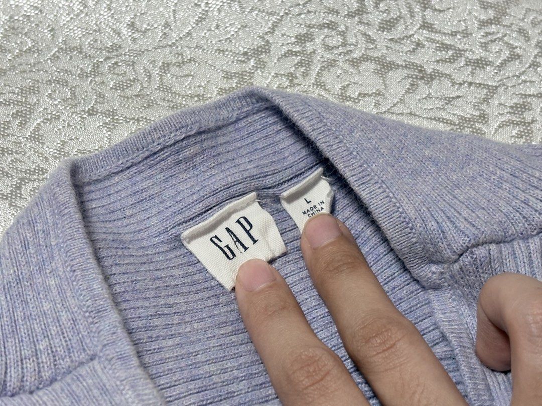 [GAP] Light Purple Ribbed Turtleneck Sweater Size L (Category: Longsleeves) located in Rizal. Submitted by lihena1996 (Listing ID 1468955663, Image 2). Description: [WINTER SALE] Goes to buyer with best offer + fastest purchase! Living in Taiwan and getting rid of winter clothes I’ve already worn. Selling so I can buy new ones. - Brand: GAP - Color: Light purple - Size: Large - Style: Relaxed fit turtleneck with long sleeves - Material: Soft knit