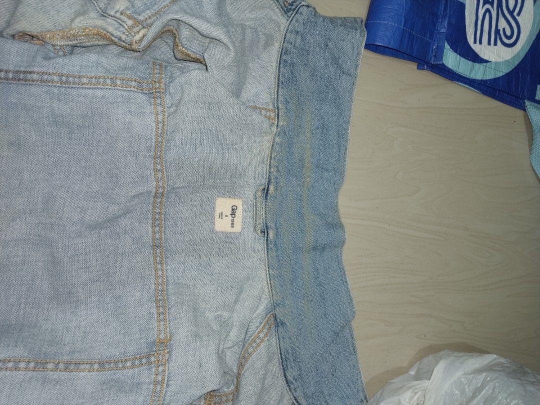 gap light wash denim jacket small (Category: Coats, Jackets and Outerwear) located in Cavite. Submitted by krisandrakian (Listing ID 1469078151, Image 3). Description: .
