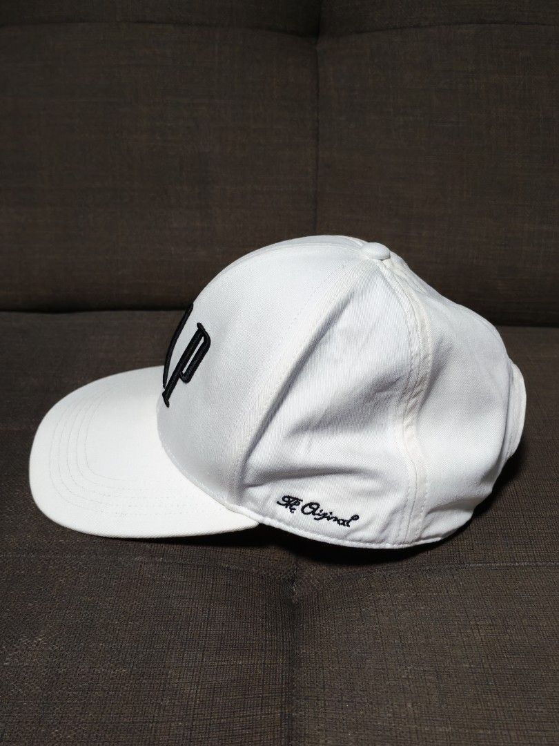 Gap cap snapback (Category: Caps & Hats) located in Las Pinas. Submitted by thriftkid_26 (Listing ID 1469108176, Image 2). Description: Gap snapback cap white no sweat stain 450+Sf.