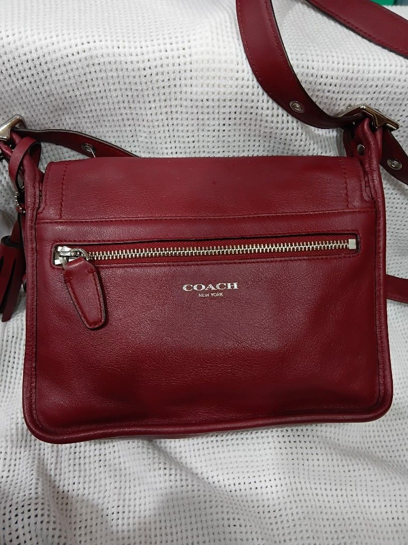 Genuine Leather Coach Marc Jacobs (Category: Cross-body Bags) located in Subic. Submitted by AnythingBrandedby_May (Listing ID 1469103514, Image 3). Description: Marc Jacobs P2K Coach P3500.