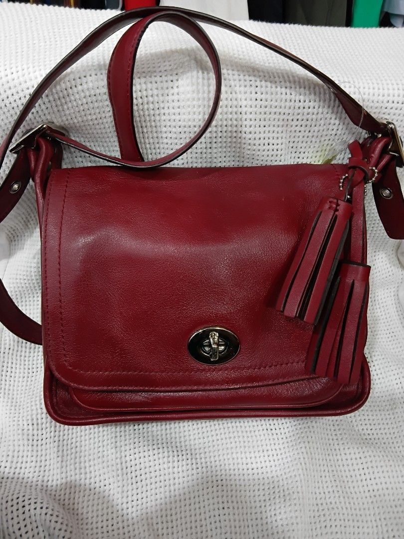 Genuine Leather Coach Marc Jacobs (Category: Cross-body Bags) located in Subic. Submitted by AnythingBrandedby_May (Listing ID 1469103514, Image 2). Description: Marc Jacobs P2K Coach P3500.