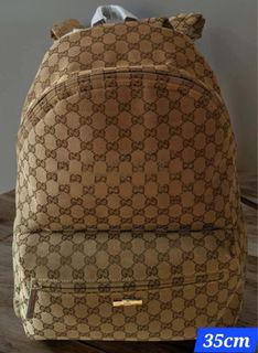 (Category: ) located in . Submitted by bagsandmanymanymore1 (Listing ID 1468982699, Image 1). Description: .