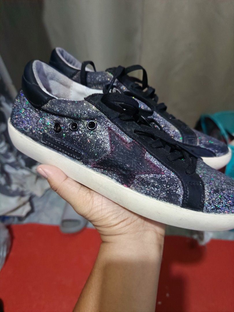 GGDB shoes (Category: Shoe inserts & accessories) located in Cebu City. Submitted by negotiableprice22 (Listing ID 1469105293, Image 2). Description: well used shoes please note iba iba sukat ng pairs 39 at 40 bawal po sa maselan salamat .. dm if gusto padin.