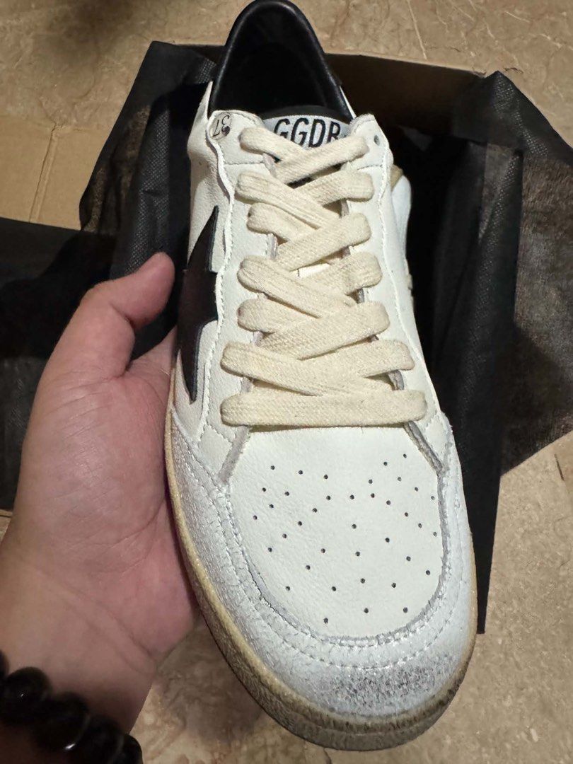 Ggdb/ballstar size 37 (Category: Sneakers) located in Quezon City. Submitted by chanpongli (Listing ID 1469058578, Image 2). Description: For sale Brandnew with box Size 37eur ₱ 3,000 Loc cubao .
